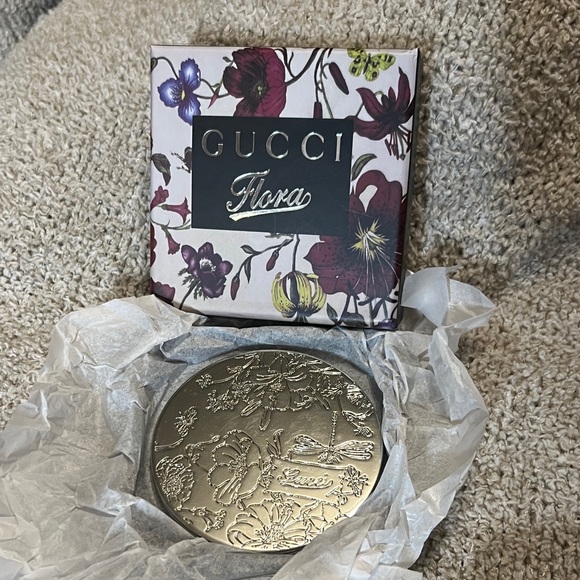Gucci GWP Compact Mirror – “Flora” / Gold Logo (New In Box) - Picture 1 of 3